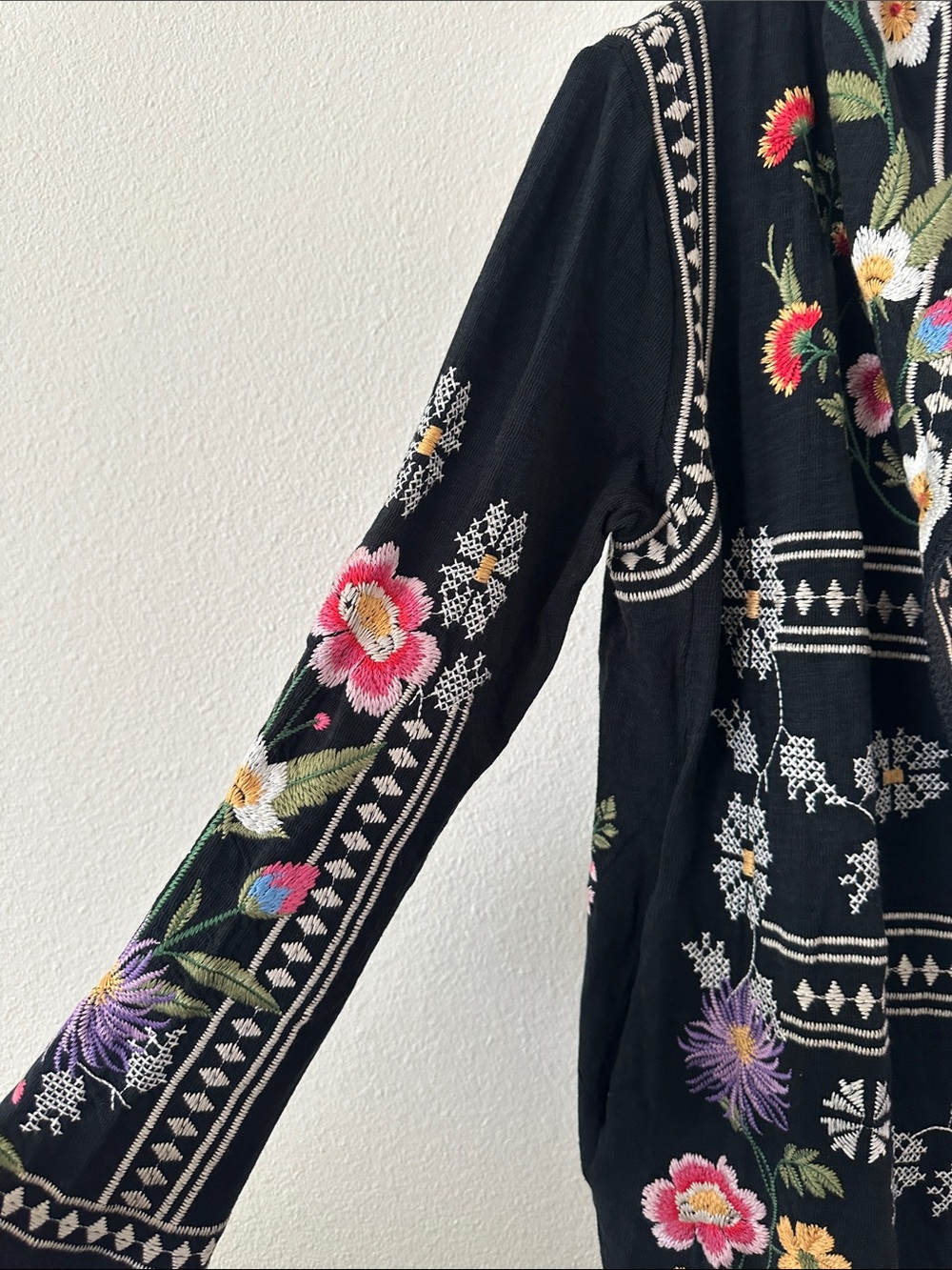 Johnny Was BIYA Black Cotton Embroidered Lilla Hoodie Duster Sweater sz Med NEW - Picture 4 of 14